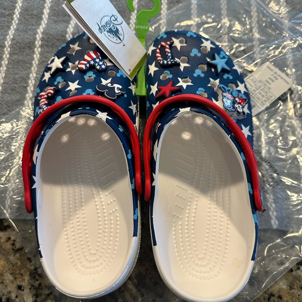 NWT CROCS Disney Mickey Patriotic M6/W8 - Picture 3 of 4